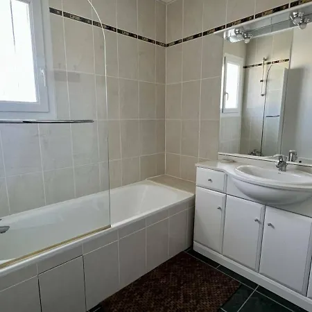 Apartment T2 A Avec Piscine, Terrasse Et Parking Prive, Proche Des Thermes - Fr-1-495-82 *