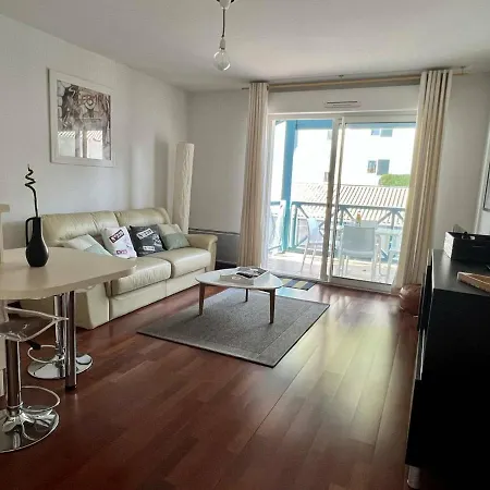 T2 Confortable à Avec Piscine Et Parking - Fr-1-495-82 Cambo-les-Bains